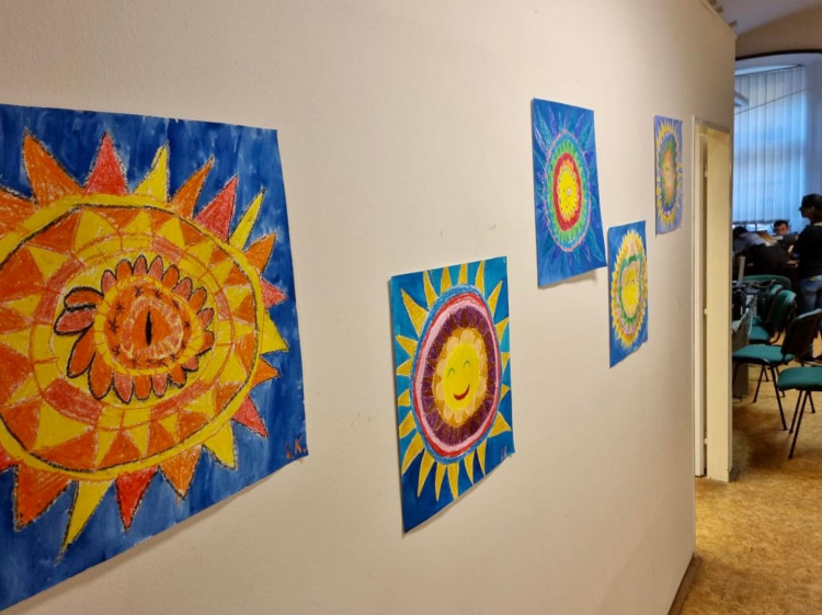 FOTOGALERIE: Dětské obrázky a ukrajinské omalovánky