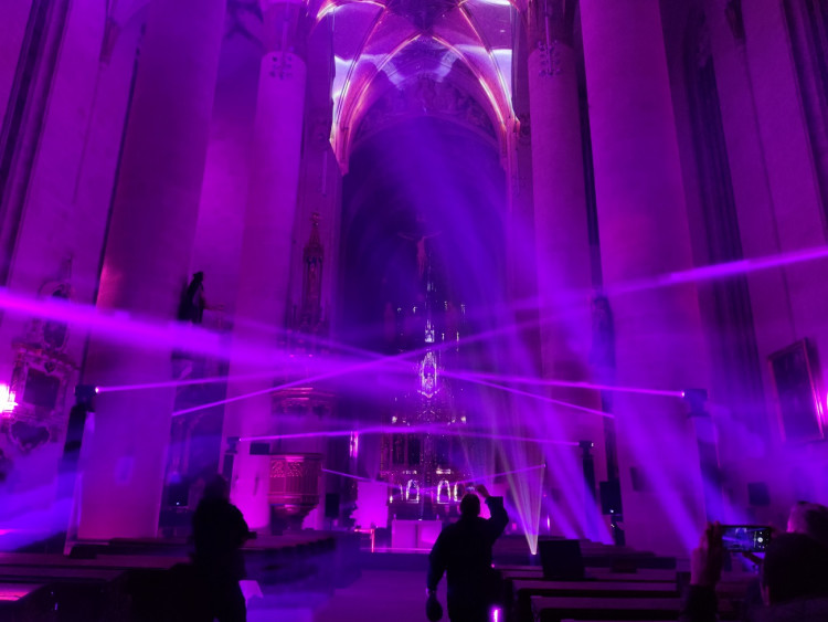 Projekce Nebeská symfonie v katedrále sv. Bartoloměje 