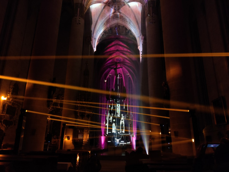 Projekce Nebeská symfonie v katedrále sv. Bartoloměje 