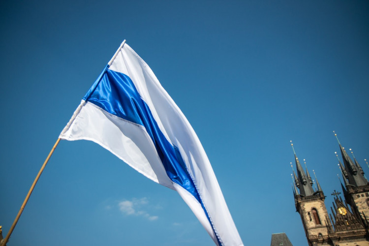 FOTOGALERIE: V Praze demonstrovali Rusové proti Putinovi