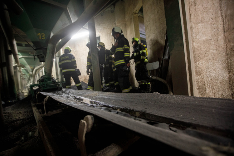 Požár uvnitř sila v Dobrušce