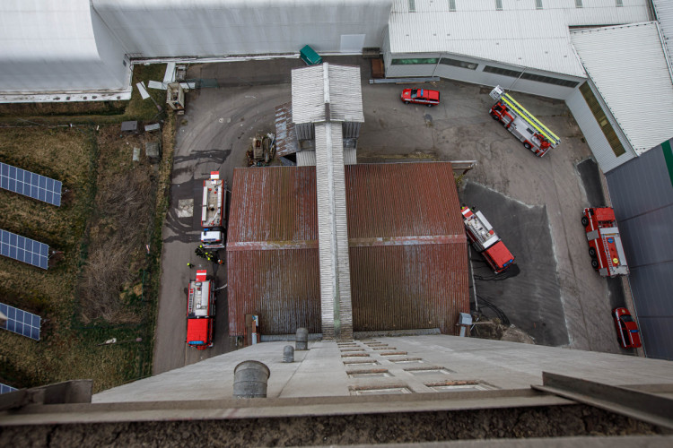 Požár uvnitř sila v Dobrušce