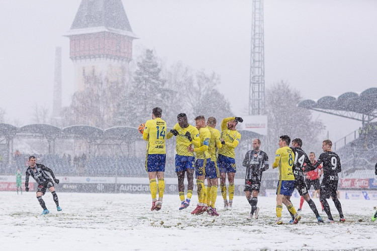 Benjamin Čolič ohrožuje branku Zlína. 
