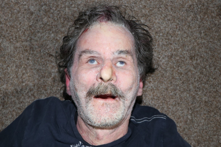 Policie stále nezjistila totožnost mrtvého muže. Žádá veřejnost o pomoc