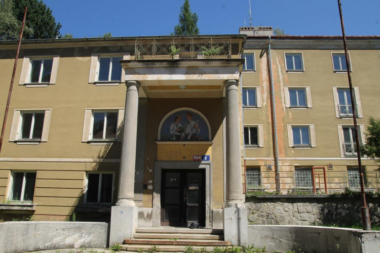 Mozaiku z 50. let zachránili restaurátoři