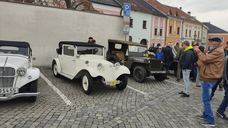 FOTOGALERIE: Jízda veteránů z Přerova na Helfštýn