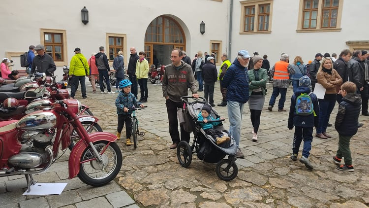 FOTOGALERIE: Jízda veteránů z Přerova na Helfštýn