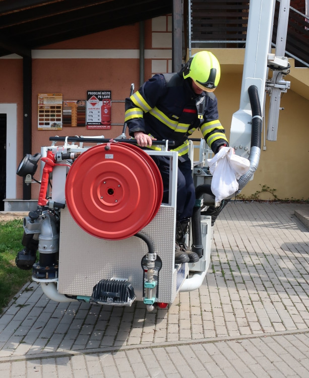 FOTOGALERIE: Záchrana čapích mláďat