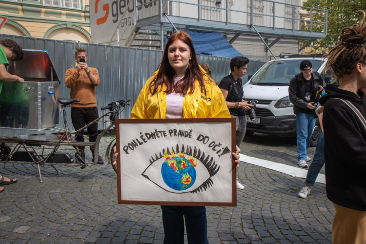 FOTOGALERIE: Studenti v Praze stávkovali za klima. Nejít do školy, nám přijde adekvátní, říká jejich mluvčí