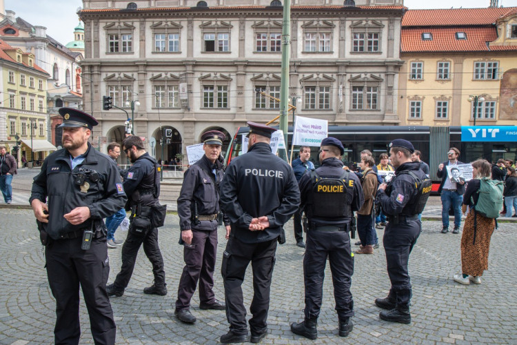 FOTOGALERIE: Studenti v Praze stávkovali za klima. Nejít do školy, nám přijde adekvátní, říká jejich mluvčí