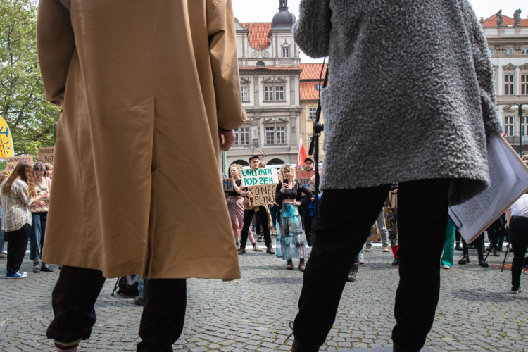 FOTOGALERIE: Studenti v Praze stávkovali za klima. Nejít do školy, nám přijde adekvátní, říká jejich mluvčí