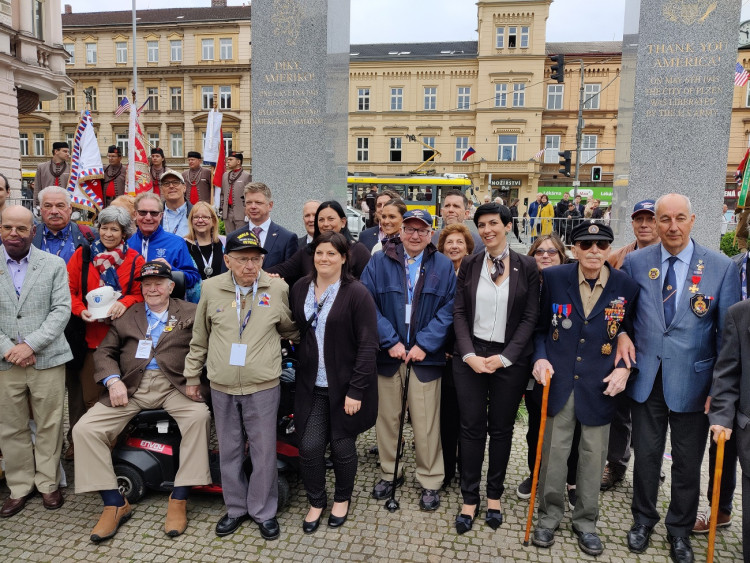 FOTOGALERIE: Vzpomínkový akt z pomníku Díky, Ameriko