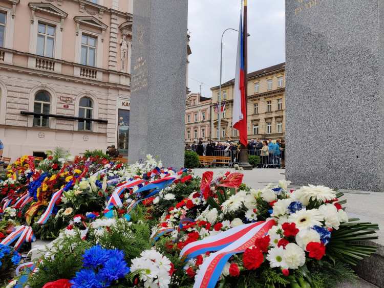 FOTOGALERIE: Vzpomínkový akt z pomníku Díky, Ameriko