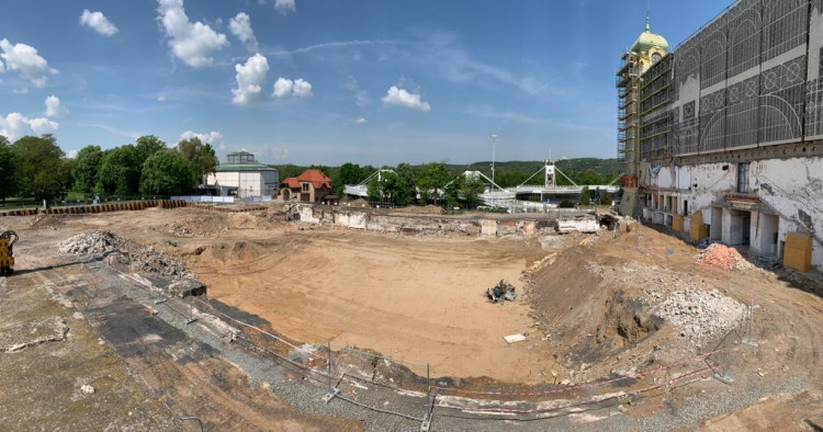 FOTOGALERIE: Podívejte se do Průmyslového paláce, kde probíhá rekonstrukce