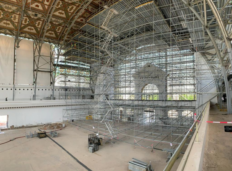 FOTOGALERIE: Podívejte se do Průmyslového paláce, kde probíhá rekonstrukce