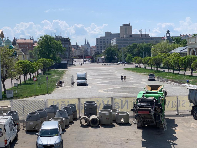 FOTOGALERIE: Podívejte se do Průmyslového paláce, kde probíhá rekonstrukce