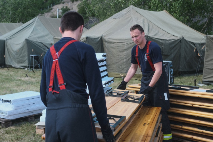 FOTOGALERIE: Z nádraží do stanů. Podívejte se, kde budou spát uprchlíci z Ukrajiny