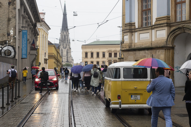 Desátému olomouckému majálesu vládne královský pár ze Stardance