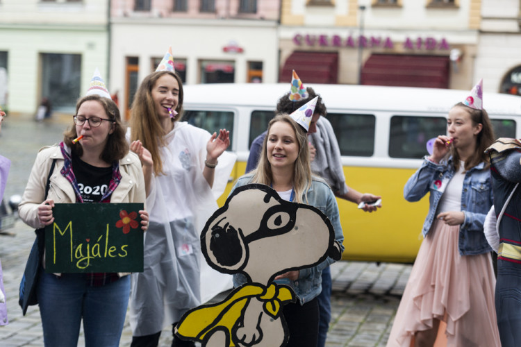 Desátému olomouckému majálesu vládne královský pár ze Stardance