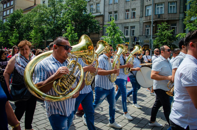 FOTOGALERIE: Centrem Prahy prošel průvod stovek Romů. Podívejte se