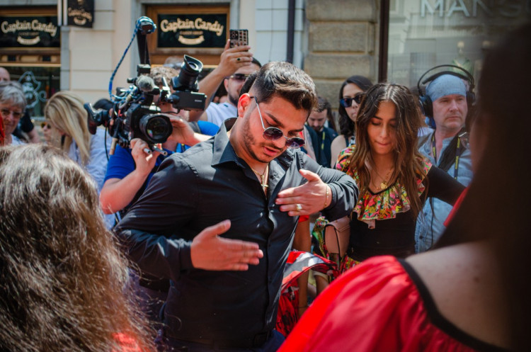 FOTOGALERIE: Centrem Prahy prošel průvod stovek Romů. Podívejte se