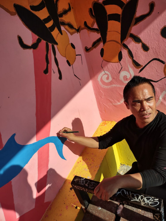 FOTOGALERIE: Zastávka v Holici má novou výzdobu