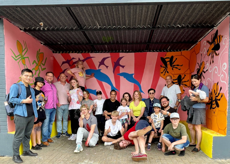 FOTOGALERIE: Zastávka v Holici má novou výzdobu