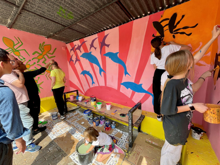 FOTOGALERIE: Zastávka v Holici má novou výzdobu