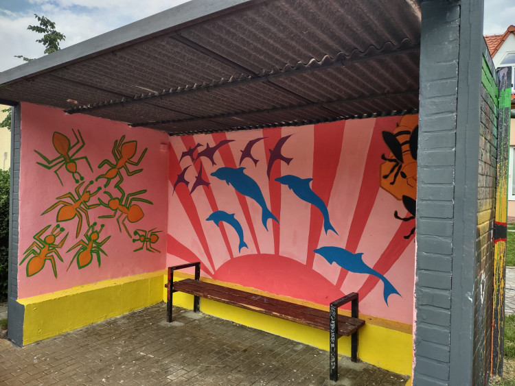 FOTOGALERIE: Zastávka v Holici má novou výzdobu