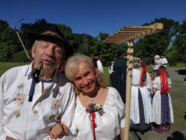 FOTOGALERIE: Zámecky sečeni lóke v Čechách pod Kosířem