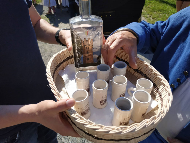 FOTOGALERIE: Zámecky sečeni lóke v Čechách pod Kosířem