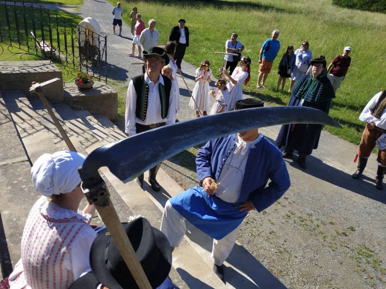FOTOGALERIE: Zámecky sečeni lóke v Čechách pod Kosířem