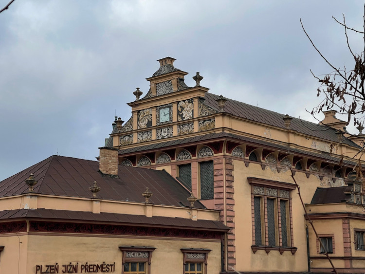 FOTOGALERIE: Alšovy domy v Plzni