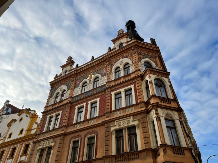 FOTOGALERIE: Alšovy domy v Plzni