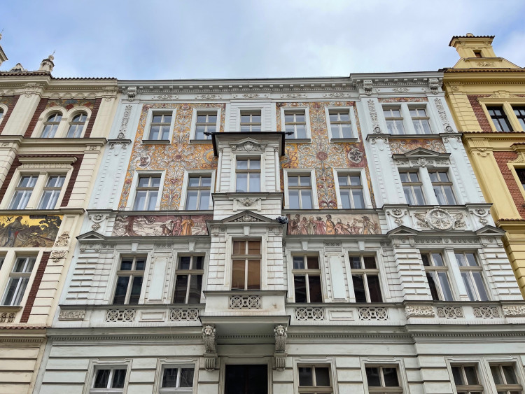 FOTOGALERIE: Alšovy domy v Plzni