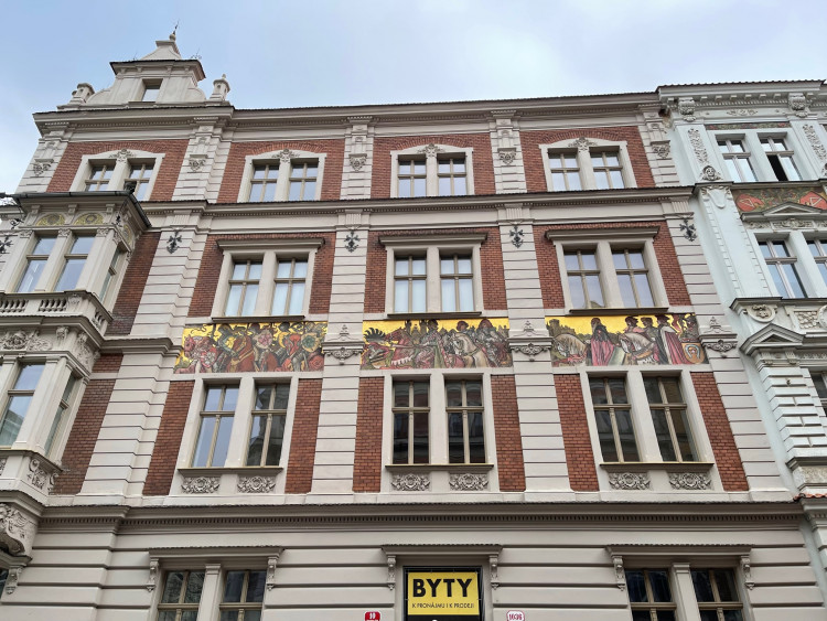 FOTOGALERIE: Alšovy domy v Plzni