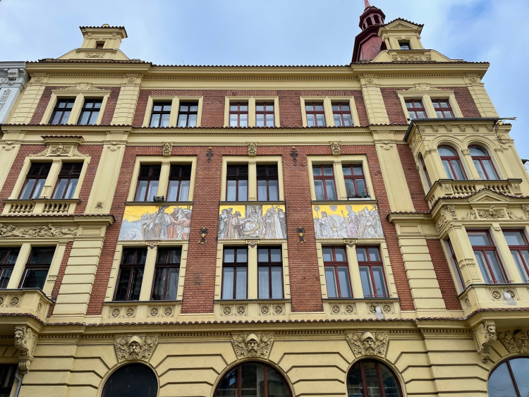 FOTOGALERIE: Alšovy domy v Plzni