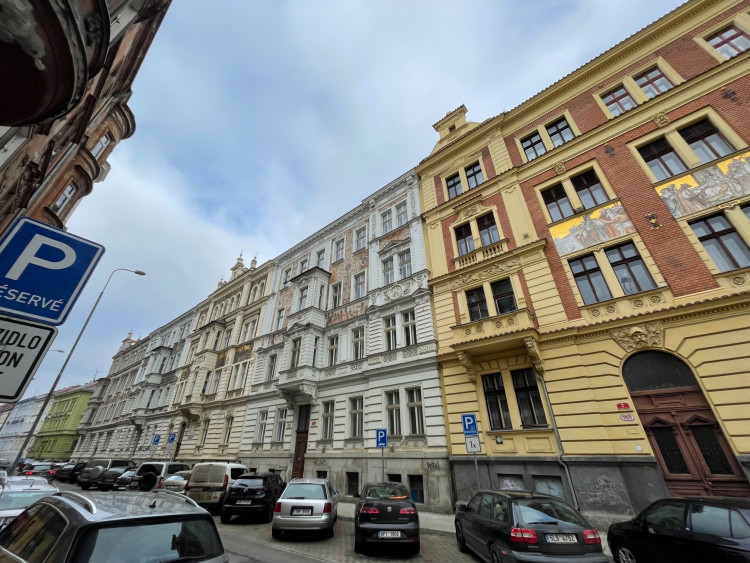 FOTOGALERIE: Alšovy domy v Plzni