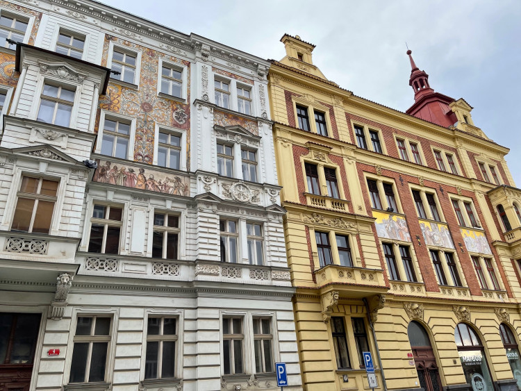 FOTOGALERIE: Alšovy domy v Plzni