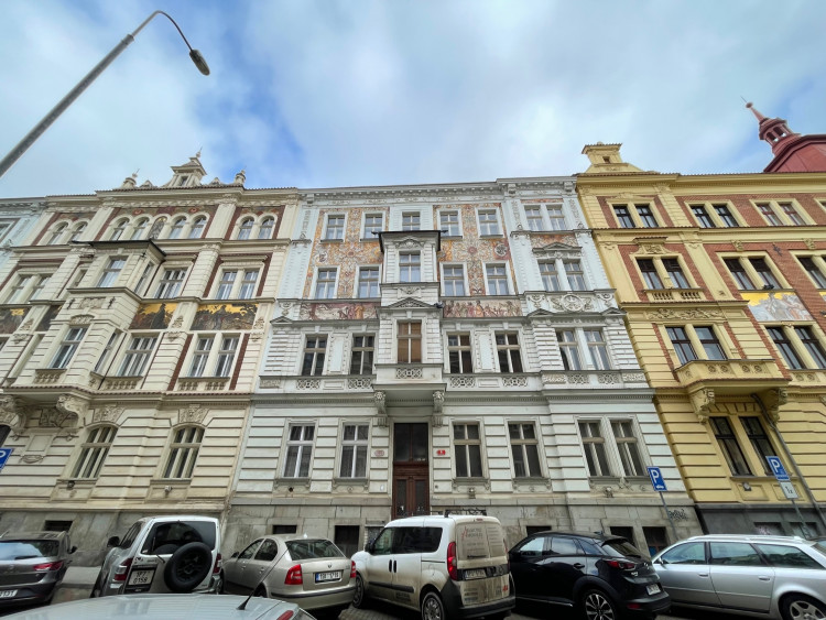 FOTOGALERIE: Alšovy domy v Plzni