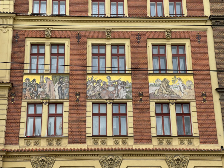 FOTOGALERIE: Alšovy domy v Plzni