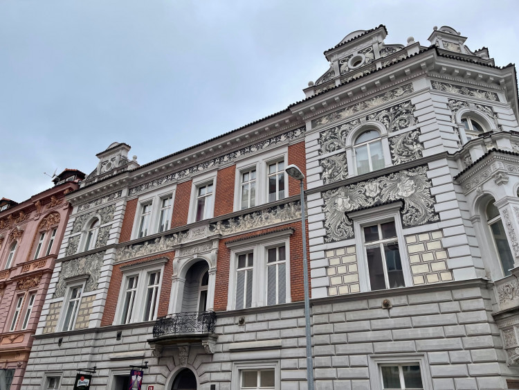 FOTOGALERIE: Alšovy domy v Plzni