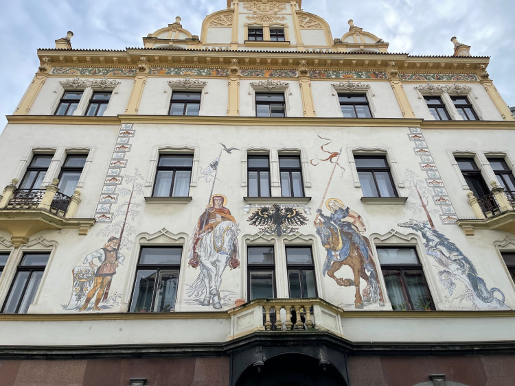 FOTOGALERIE: Alšovy domy v Plzni