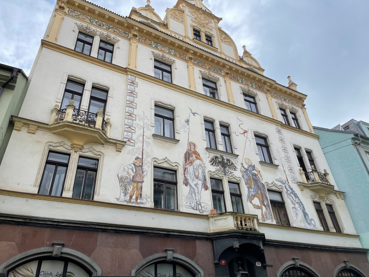 FOTOGALERIE: Alšovy domy v Plzni