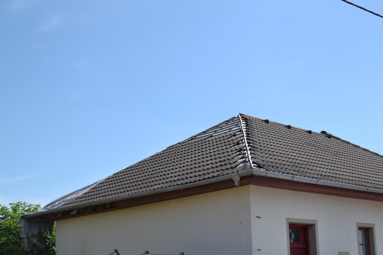 I po roce jsou domy v Hruškách stále poničené