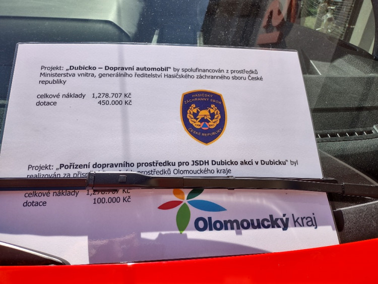 FOTOGALERIE: Nová cisterna pro hasiče z Dubicka