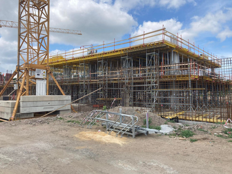Rozestavěný fotbalový stadion v Hradci Králové