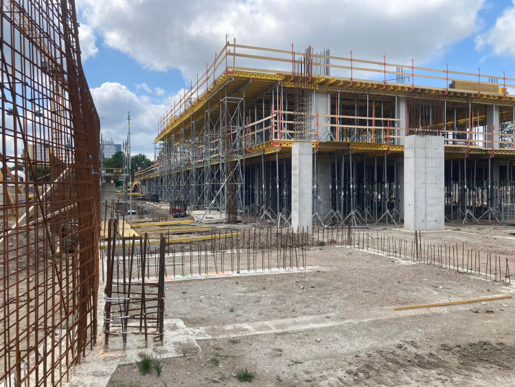 Rozestavěný fotbalový stadion v Hradci Králové