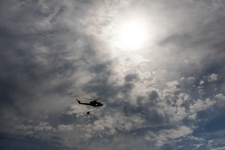 Požár ve špatně přístupném terénu na Broumovsku