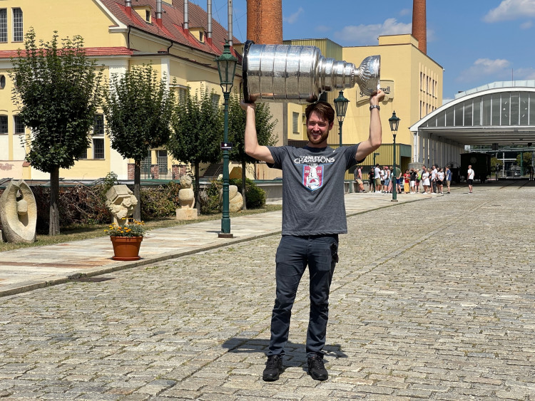 FOTOGALERIE: Pavel Francouz přivezl Stanley Cup do Plzně